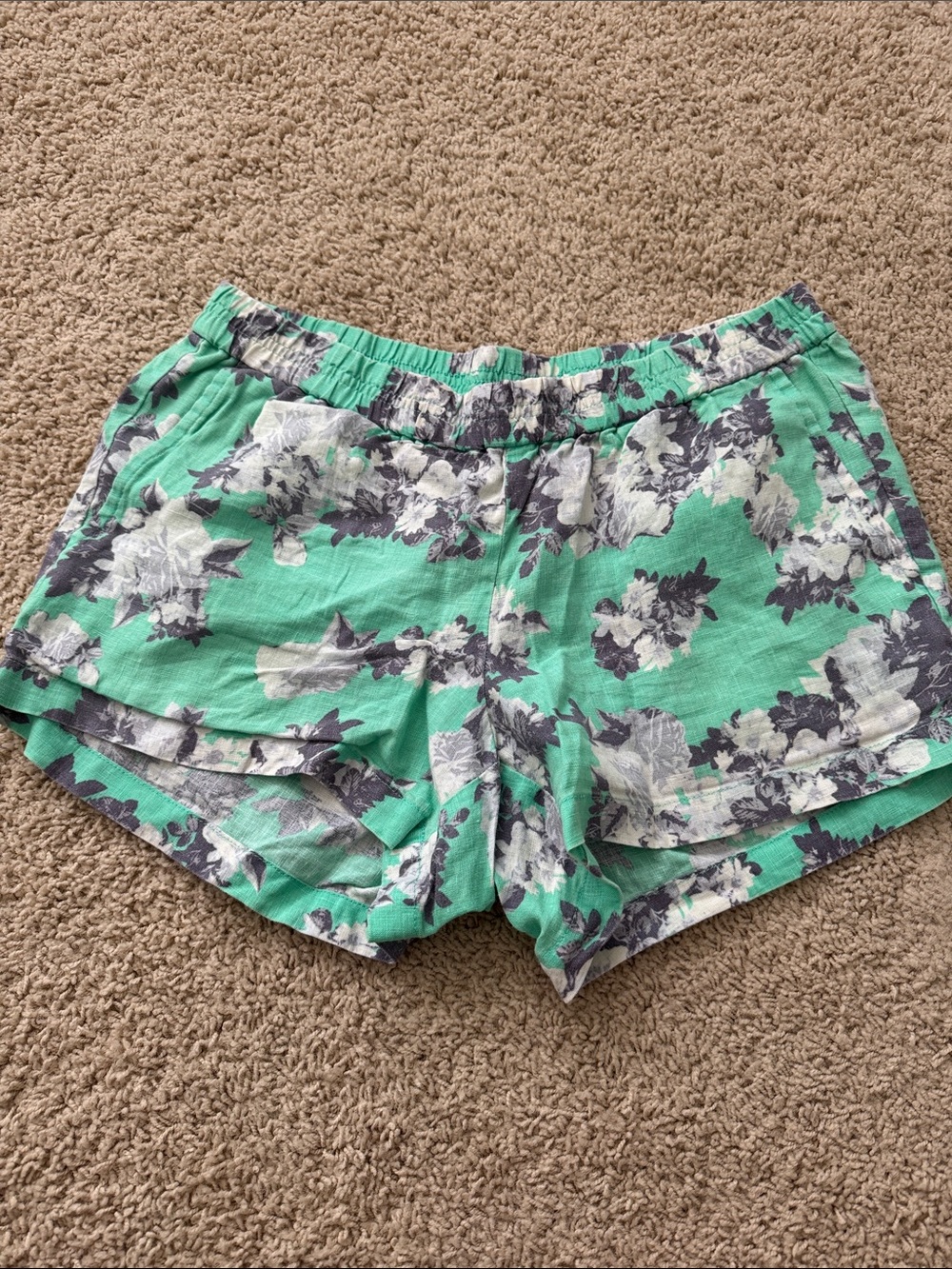 Kut from the Kloth Women's Floral Mint Green Shorts